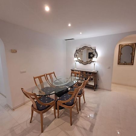 Luminous Apartment In Playas Del Duque , Puerto Banus By Holidays & Home マルベーリャ エクステリア 写真