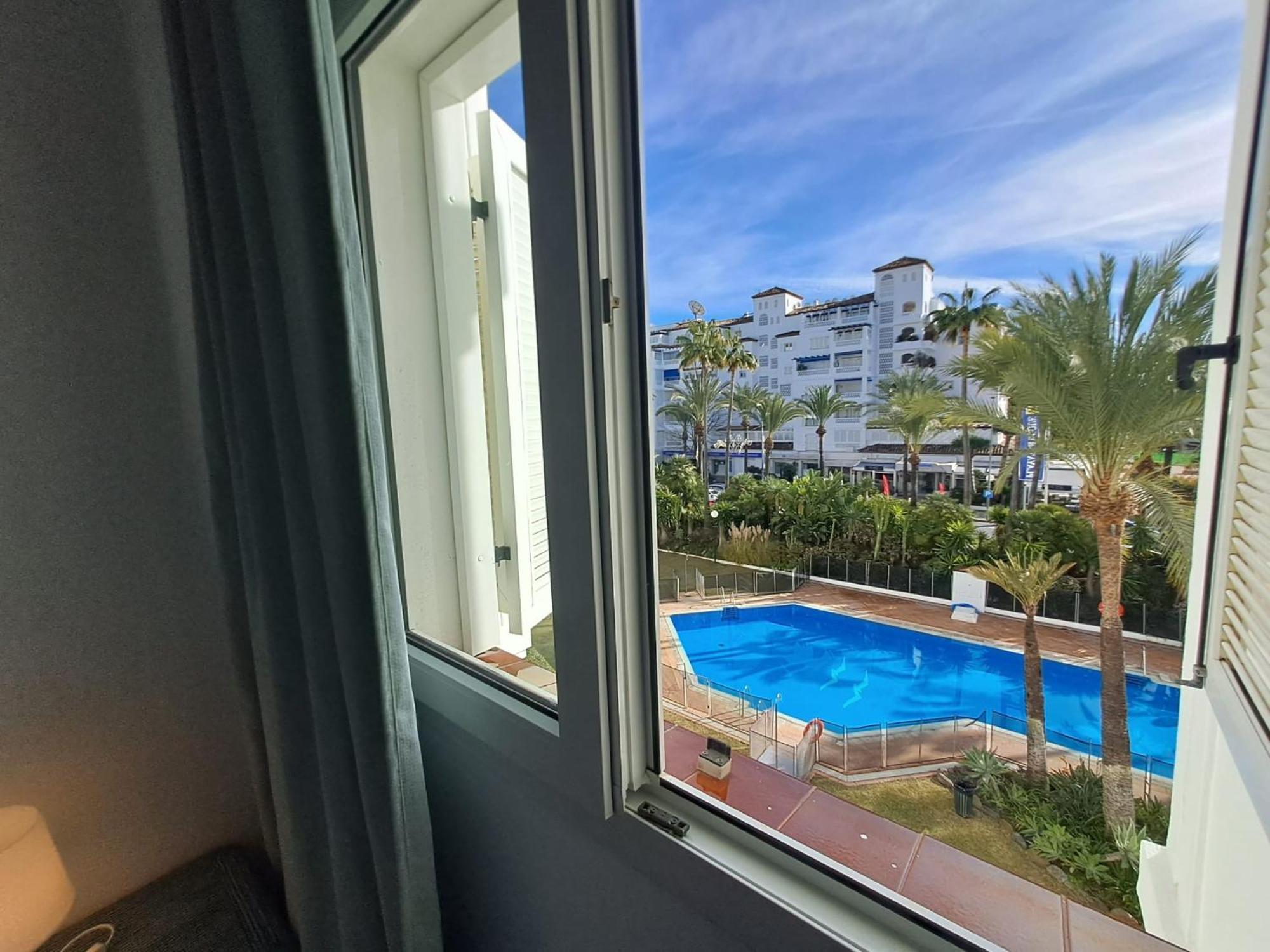 Luminous Apartment In Playas Del Duque , Puerto Banus By Holidays & Home マルベーリャ エクステリア 写真