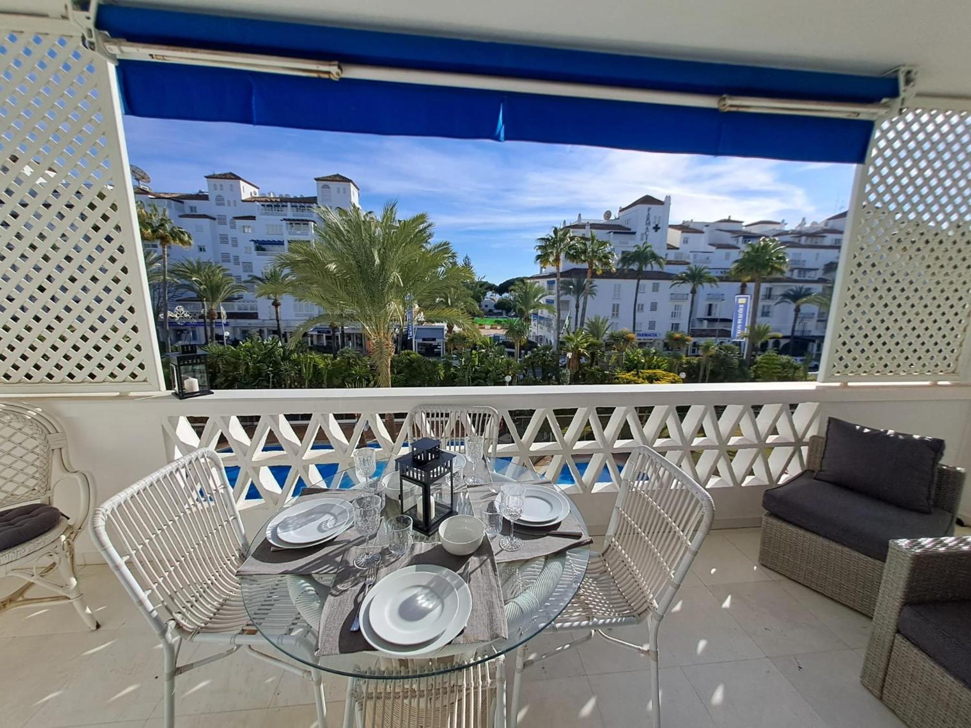 Luminous Apartment In Playas Del Duque , Puerto Banus By Holidays & Home マルベーリャ エクステリア 写真